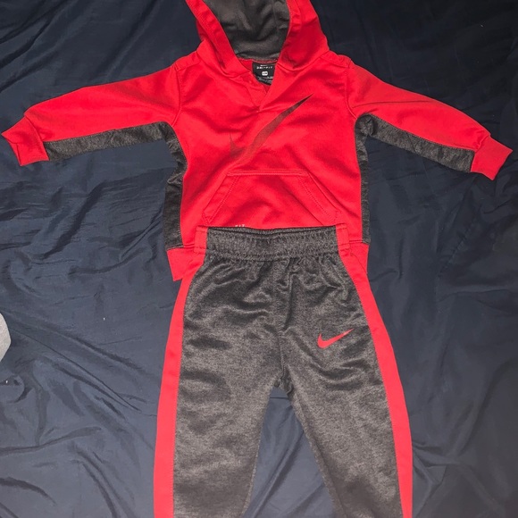 12 month nike sweatsuit